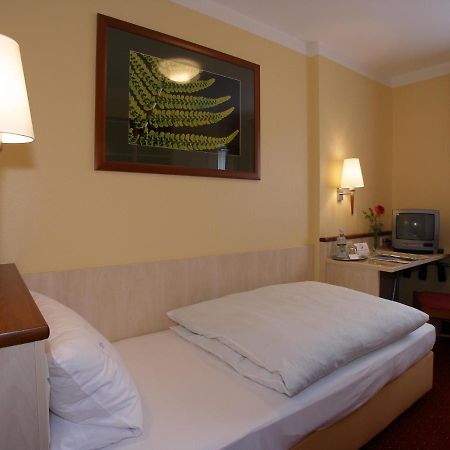 Gasthof-Landhotel-Metzgerei Zum Stern Rudenau Kültér fotó