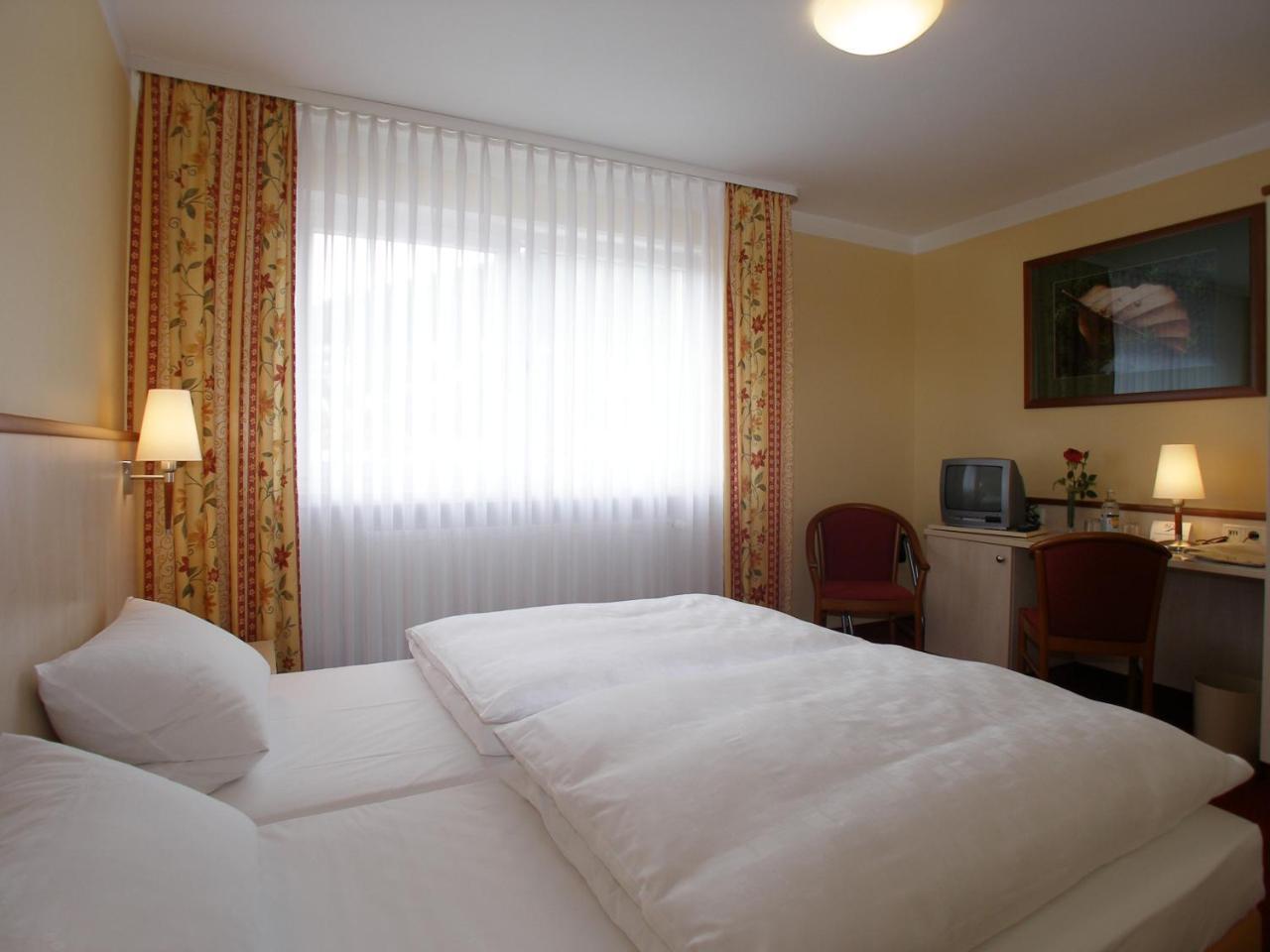 Gasthof-Landhotel-Metzgerei Zum Stern Rudenau Kültér fotó